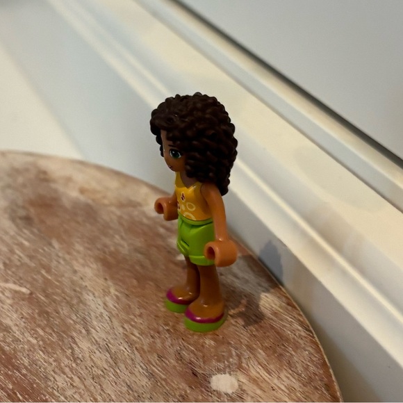 LEGO Friends Minifigurine Andrea - Picture 4 of 5